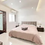Seaview Flat 5 In Mellieha, Central, Nearby Beaches Mellieha