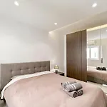Seaview Flat 5 In Mellieha, Central, Nearby Beaches