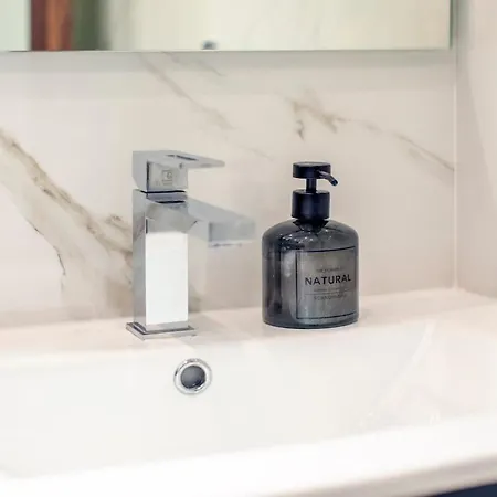 דירה Flat 5 Seaview & View With Terrace, Nearby Beaches