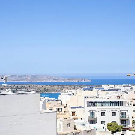 Flat 5 Seaview 3 Bedroom With Terrace, Seaviews & Views, Nearby Beaches * Mellieħa