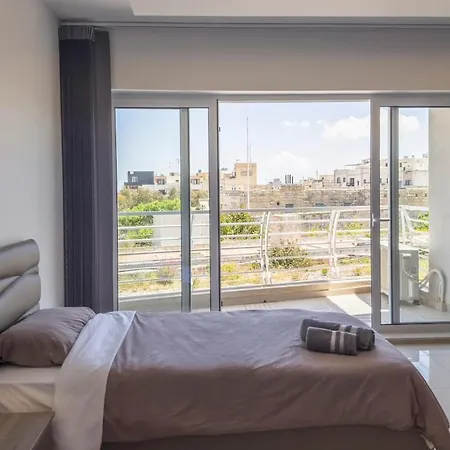 Flat 5, Seaview 3 Bedroom Apartment In Mellieha, Central, Nearby Beaches *