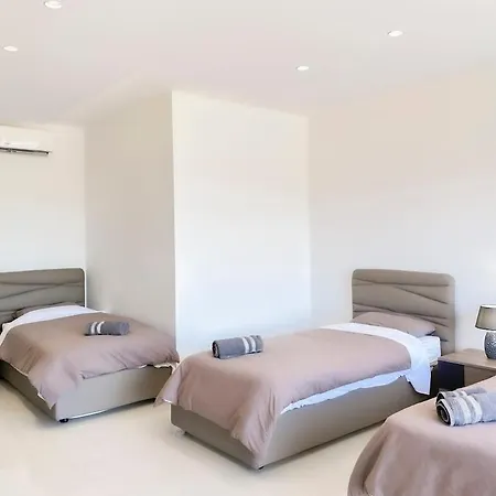 דירה Flat 5 Seaview & View With Terrace, Nearby Beaches מליאהה